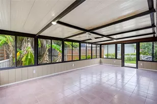 2711 Gulf Gate Dr, Sarasota, FL 34231 - Photo 22