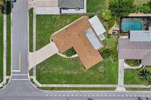 2711 Gulf Gate Dr, Sarasota, FL 34231 - Photo 2