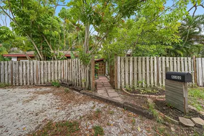 4102 Royal Palm Avenue, Sarasota, FL 34234 - Photo 2