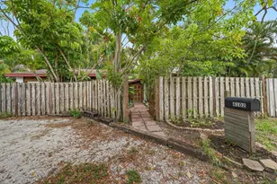 4102 Royal Palm Ave, Sarasota, FL 34234 - Photo 2