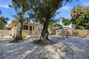 2048 5th St, Sarasota, FL 34237 - Photo 6