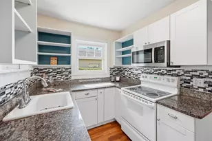 2048 5th St, Sarasota, FL 34237 - Photo 10