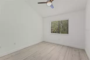 1508 Pelican Cove Rd, Sarasota, FL 34231 - Photo 22