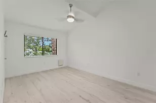 1508 Pelican Cove Rd, Sarasota, FL 34231 - Photo 14