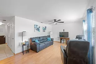 1105 58th St S, Saint Petersburg, FL 33707 - Photo 8
