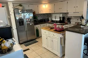 607 50th Ave Terrace W, Bradenton, FL 34207 - Photo 2