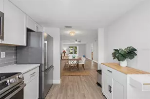 3074 Lake Bayshore Dr, Bradenton, FL 34205 - Photo 12