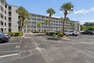 3074 Lake Bayshore Dr, Bradenton, FL 34205 - Photo 2