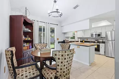 5874 Covington Way, Sarasota, FL 34232 - Photo 4