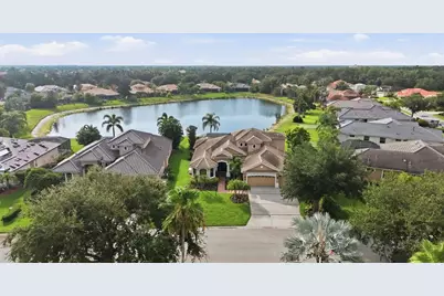 6915 Honeysuckle Trail, Lakewood Ranch, FL 34202 - Photo 2