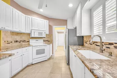7617 Camminare Drive, Sarasota, FL 34238 - Photo 6