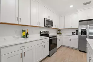 10032 Last Lgt Gln, Parrish, FL 34219 - Photo 8