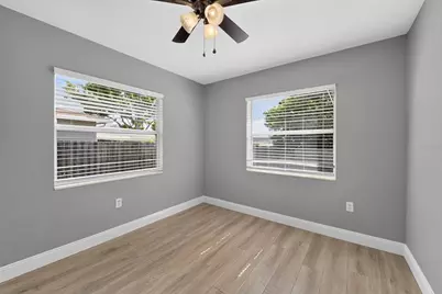 5235 Robin Lane N, Saint Petersburg, FL 33714 - Photo 22