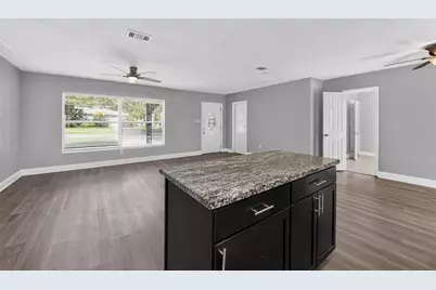 5235 Robin Lane N, Saint Petersburg, FL 33714 - Photo 8