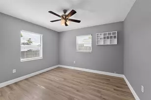 5235 Robin Ln N, Saint Petersburg, FL 33714 - Photo 20