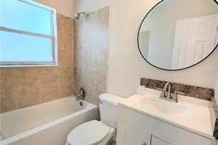 1708 Bayshore Gardens Pkwy, Bradenton, FL 34207 - Photo 20