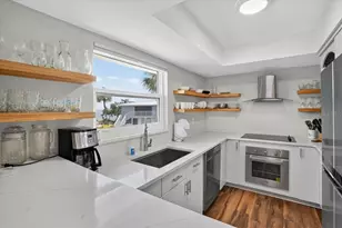 600 Manatee Ave, Holmes Beach, FL 34217 - Photo 26