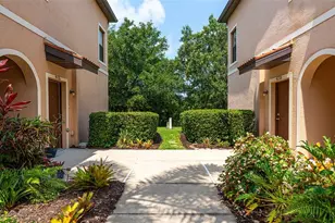 4316 Via Piedra Cir, Sarasota, FL 34233 - Photo 4