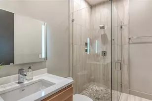 543 Columbia Ct, Sarasota, FL 34236 - Photo 22