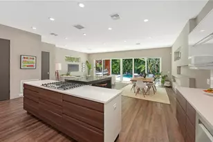 543 Columbia Ct, Sarasota, FL 34236 - Photo 8