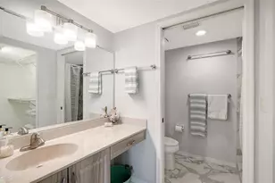 9320 Clubside Cir, Sarasota, FL 34238 - Photo 18