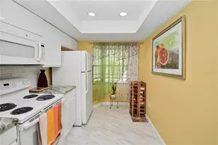5677 Summerside Ln, Sarasota, FL 34231 - Photo 8
