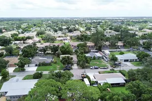 5677 Summerside Ln, Sarasota, FL 34231 - Photo 28