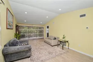 5677 Summerside Ln, Sarasota, FL 34231 - Photo 12