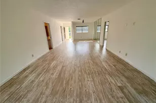7880 Palm Aire Ln, Sarasota, FL 34243 - Photo 2