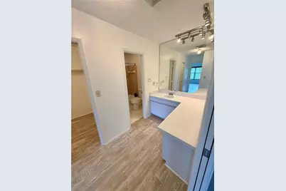 7880 Palm Aire Lane #203, Sarasota, FL 34243 - Photo 12