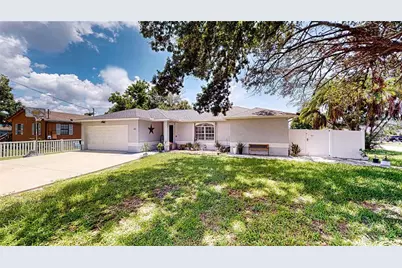 303 29th Street E, Palmetto, FL 34221 - Photo 2