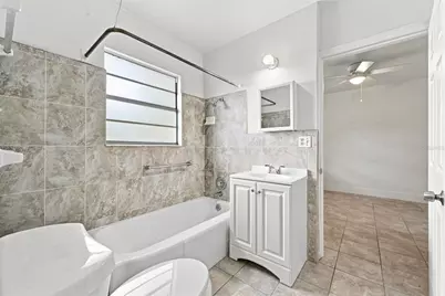 2425 9th Avenue E, Bradenton, FL 34208 - Photo 10