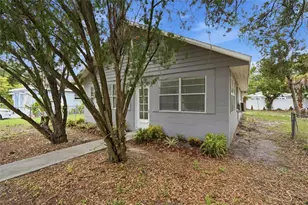 2425 9th Ave E, Bradenton, FL 34208 - Photo 2