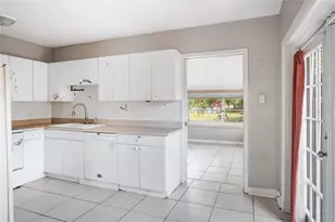 3917 Royal Palm Ave, Sarasota, FL 34234 - Photo 10