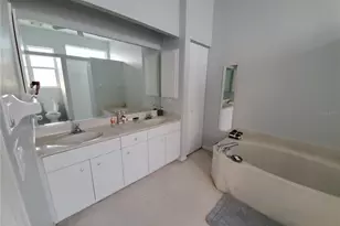 1141 Southlake Ct, Venice, FL 34285 - Photo 14
