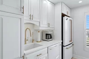 4401 Gulf Of Mexico Dr, Longboat Key, FL 34228 - Photo 20