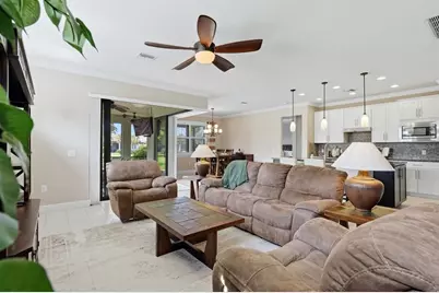 16932 Pelham Place, Lakewood Ranch, FL 34202 - Photo 10