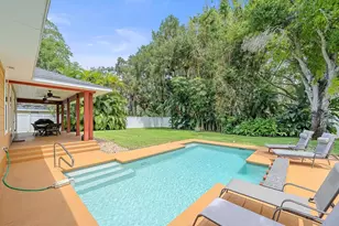 2395 Hyde Park St, Sarasota, FL 34239 - Photo 40