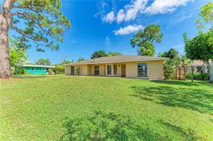 4404 18th Ave W, Bradenton, FL 34209 - Photo 2