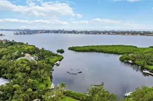 1909 Buccaneer Dr, Sarasota, FL 34231 - Photo 34