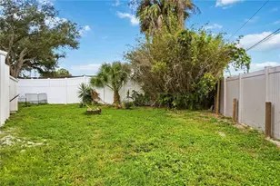 1909 Buccaneer Dr, Sarasota, FL 34231 - Photo 26