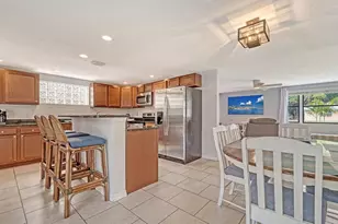 6061 Border Ln, Sarasota, FL 34231 - Photo 8
