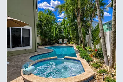 140 50th Street, Holmes Beach, FL 34217 - Photo 2