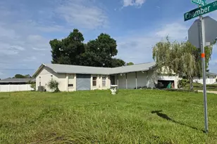586 Altoona St NW, Port Charlotte, FL 33948 - Photo 4