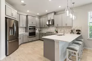 9016 Tequila Sunrise Dr, Sarasota, FL 34241 - Photo 8