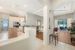 5122 Creekside Trail, Sarasota, FL 34243 - Photo 2