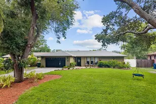 4346 Meadowland Cir, Sarasota, FL 34233 - Photo 2