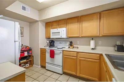 1000 Villagio Circle #201, Sarasota, FL 34237 - Photo 14