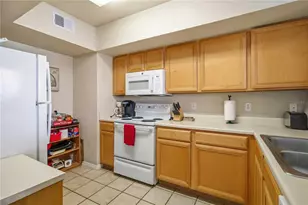 1000 Villagio Cir, Sarasota, FL 34237 - Photo 14