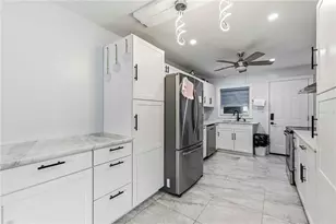 3706 Old Bradenton Rd, Sarasota, FL 34234 - Photo 14
